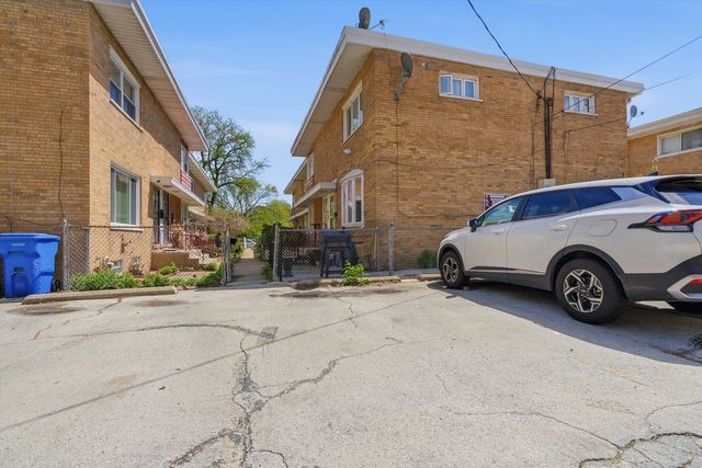 6030 N Winchester Avenue C, Chicago, IL 60660
