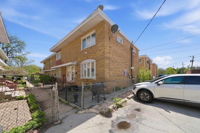 6030 N Winchester Avenue C, Chicago, IL 60660