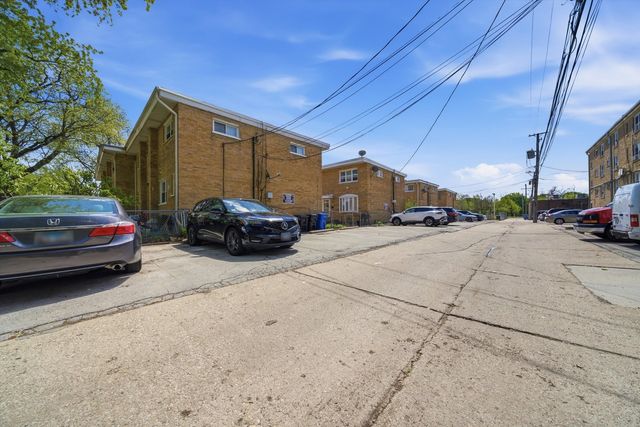6030 N Winchester Avenue C, Chicago, IL 60660