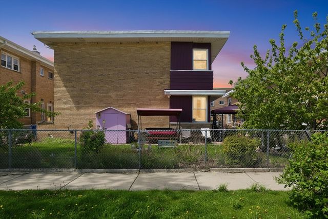 6030 N Winchester Avenue C, Chicago, IL 60660