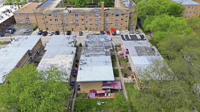 6030 N Winchester Avenue C, Chicago, IL 60660