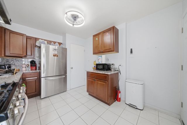 6030 N Winchester Avenue C, Chicago, IL 60660