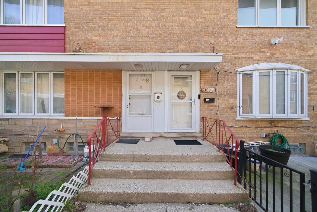 6030 N Winchester Avenue C, Chicago, IL 60660