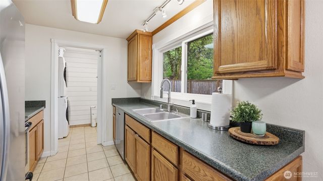 840 211th Place NE, Sammamish, WA 98074