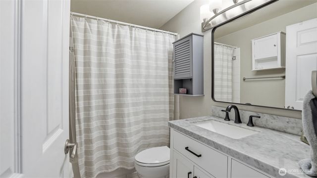 840 211th Place NE, Sammamish, WA 98074
