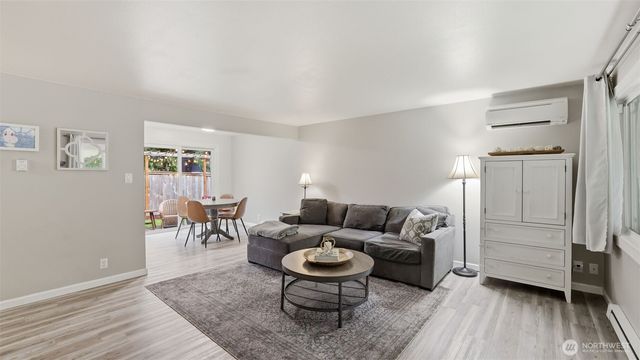 840 211th Place NE, Sammamish, WA 98074