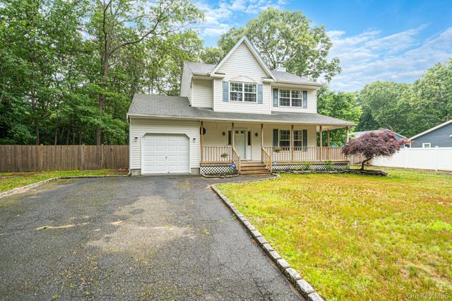 2 Community Road, Coram, NY 11727