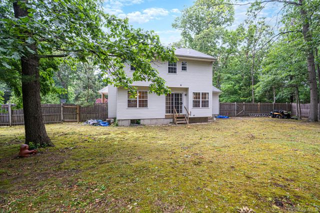 2 Community Road, Coram, NY 11727