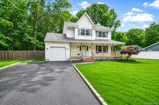 2 Community Road, Coram, NY 11727