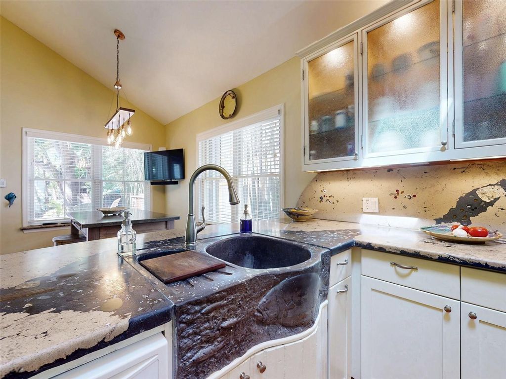 Image 10 of property listing at 536 FAULKNER STREET, New Smyrna Beach, FL 32168