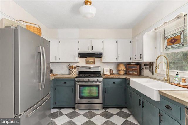 32 CHEERFUL FAYE DR, Inwood, WV 25428