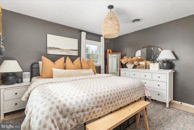 32 CHEERFUL FAYE DR, Inwood, WV 25428