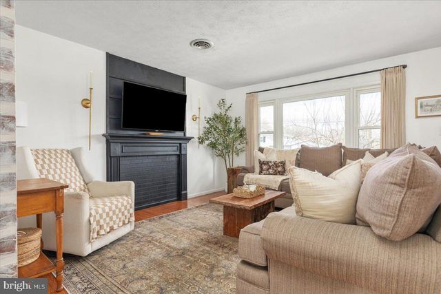 32 CHEERFUL FAYE DR, Inwood, WV 25428