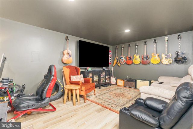 32 CHEERFUL FAYE DR, Inwood, WV 25428