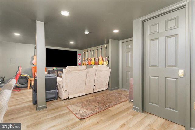 32 CHEERFUL FAYE DR, Inwood, WV 25428