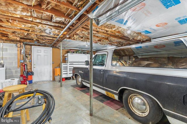 32 CHEERFUL FAYE DR, Inwood, WV 25428