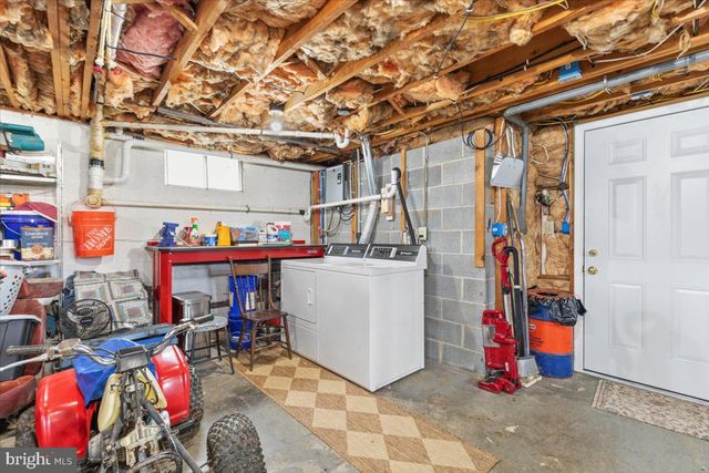 32 CHEERFUL FAYE DR, Inwood, WV 25428