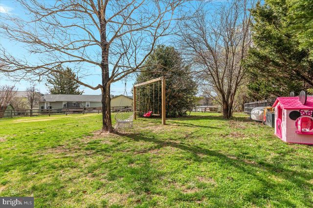 32 CHEERFUL FAYE DR, Inwood, WV 25428