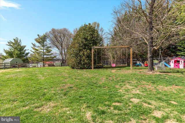 32 CHEERFUL FAYE DR, Inwood, WV 25428