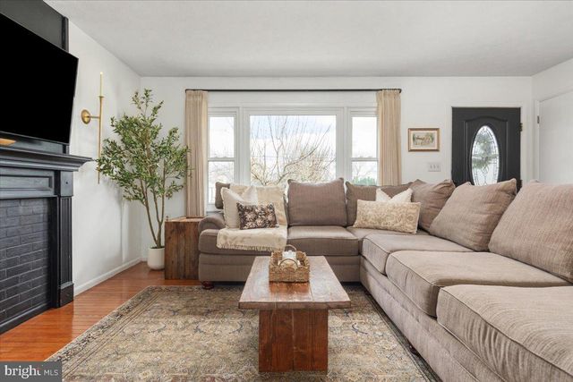 32 CHEERFUL FAYE DR, Inwood, WV 25428