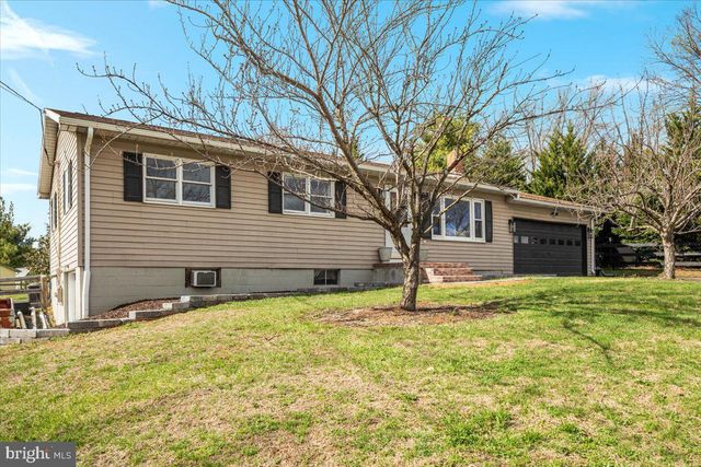 32 CHEERFUL FAYE DR, Inwood, WV 25428