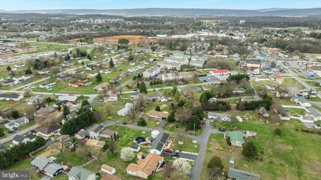 32 CHEERFUL FAYE DR, Inwood, WV 25428