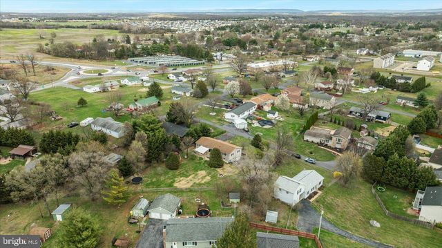 32 CHEERFUL FAYE DR, Inwood, WV 25428