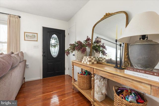 32 CHEERFUL FAYE DR, Inwood, WV 25428