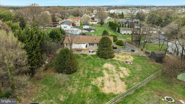 32 CHEERFUL FAYE DR, Inwood, WV 25428