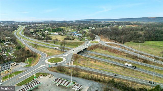 32 CHEERFUL FAYE DR, Inwood, WV 25428