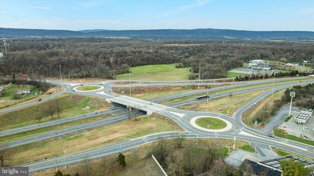 32 CHEERFUL FAYE DR, Inwood, WV 25428