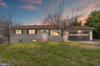 32 CHEERFUL FAYE DR, Inwood, WV 25428