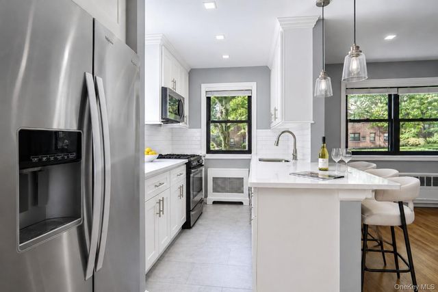 245-02 61st Avenue L, Little Neck, NY 11362