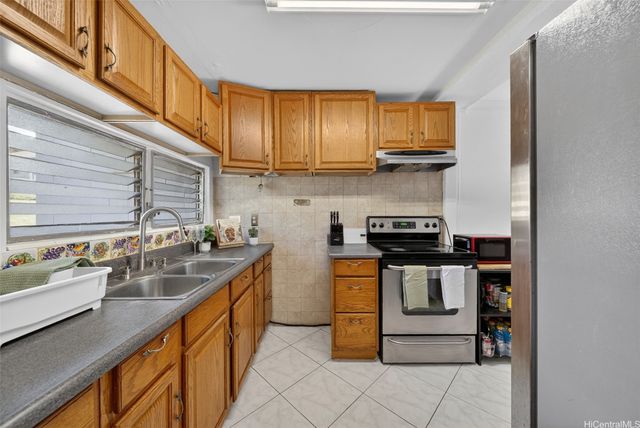 92-661 Makakilo Drive C11, Kapolei, HI 96707