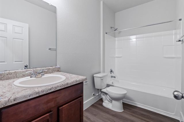 175 Eves Necklace DR, Buda, TX 78610