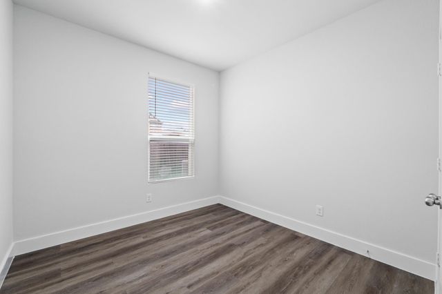 175 Eves Necklace DR, Buda, TX 78610