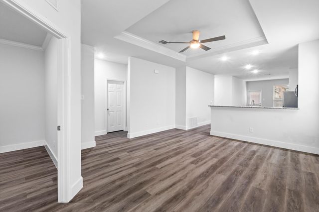 175 Eves Necklace DR, Buda, TX 78610