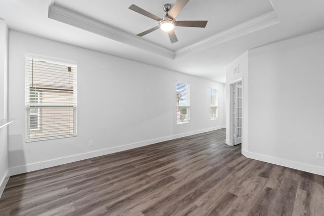 175 Eves Necklace DR, Buda, TX 78610