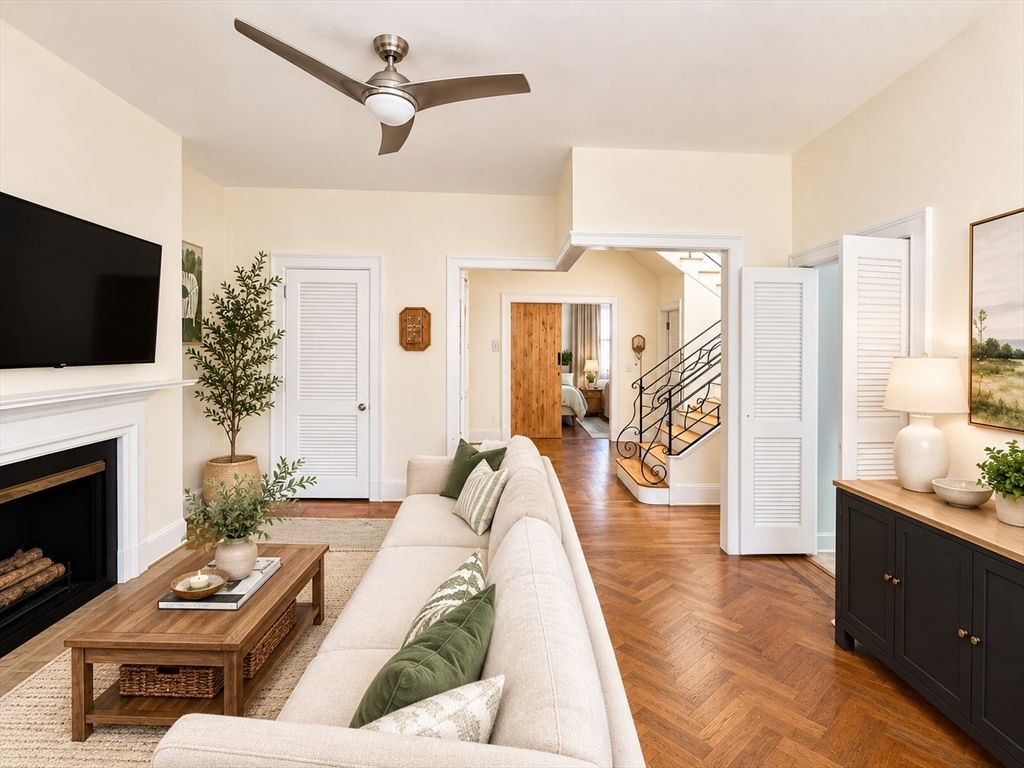 1712 Beacon Street 2, Brookline, MA 02445