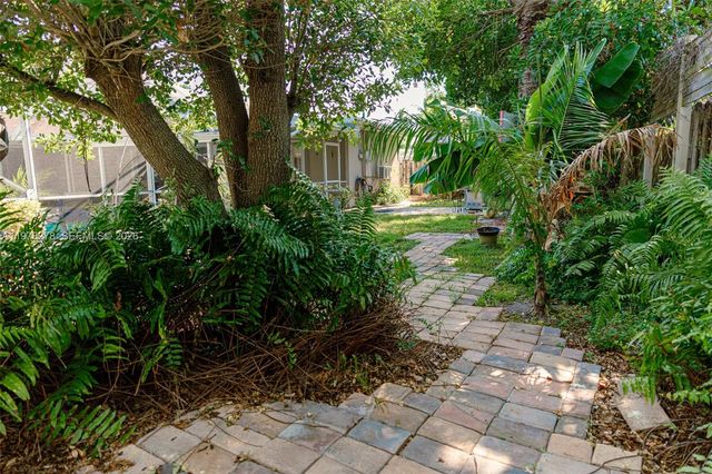 809 SE 14th Dr, Deerfield Beach, FL 33441