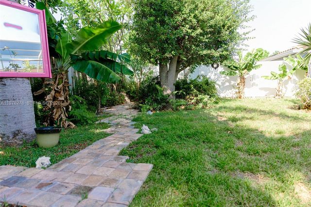 809 SE 14th Dr, Deerfield Beach, FL 33441