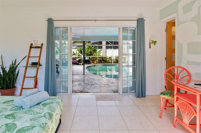 809 SE 14th Dr, Deerfield Beach, FL 33441