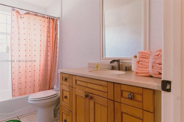 809 SE 14th Dr, Deerfield Beach, FL 33441