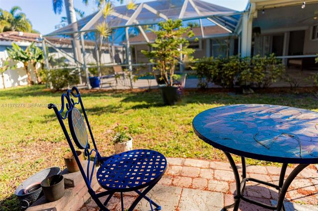 809 SE 14th Dr, Deerfield Beach, FL 33441