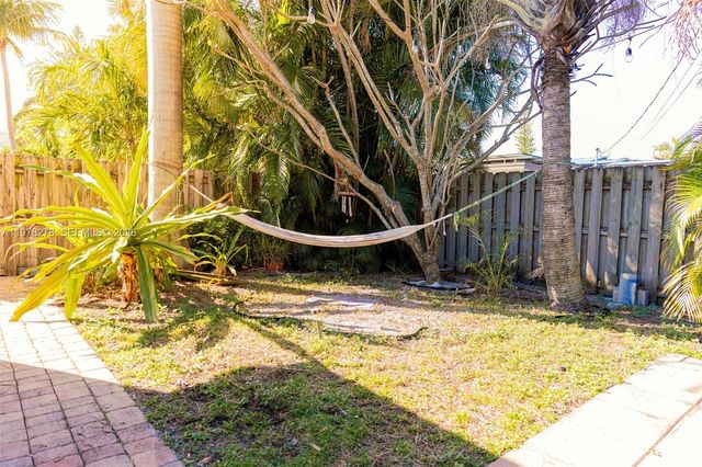 809 SE 14th Dr, Deerfield Beach, FL 33441