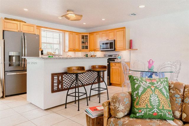 809 SE 14th Dr, Deerfield Beach, FL 33441