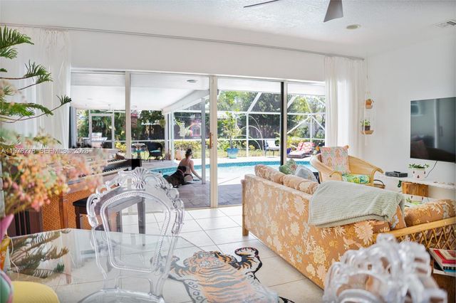 809 SE 14th Dr, Deerfield Beach, FL 33441