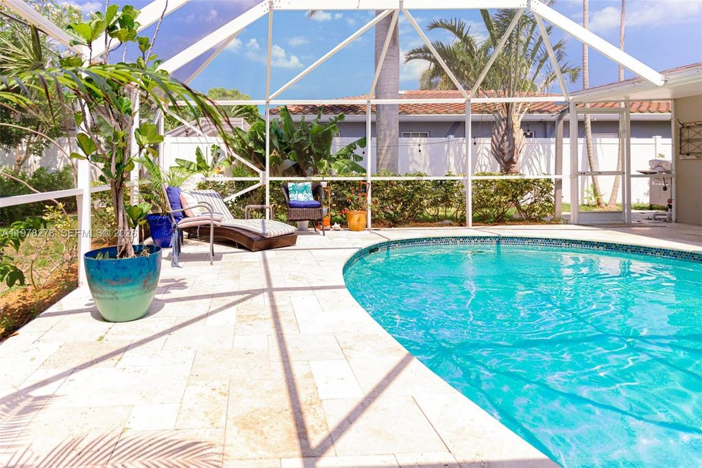 809 SE 14th Dr, Deerfield Beach, FL 33441