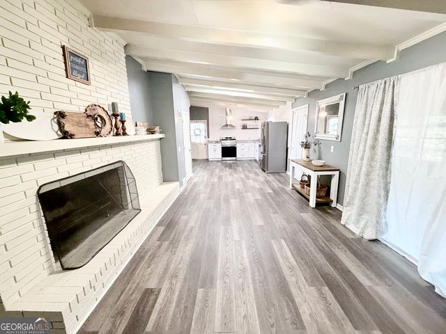 221 S College Street, Metter, GA 30439