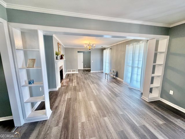 221 S College Street, Metter, GA 30439